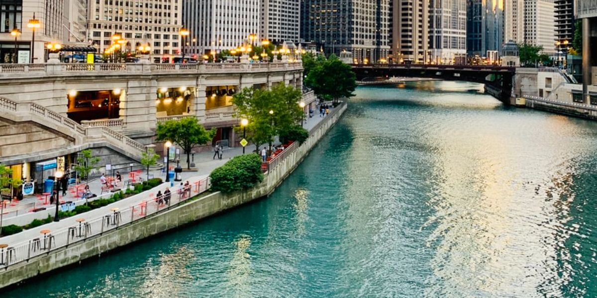 Things To Do On The Chicago Riverwalk Tours & Boats